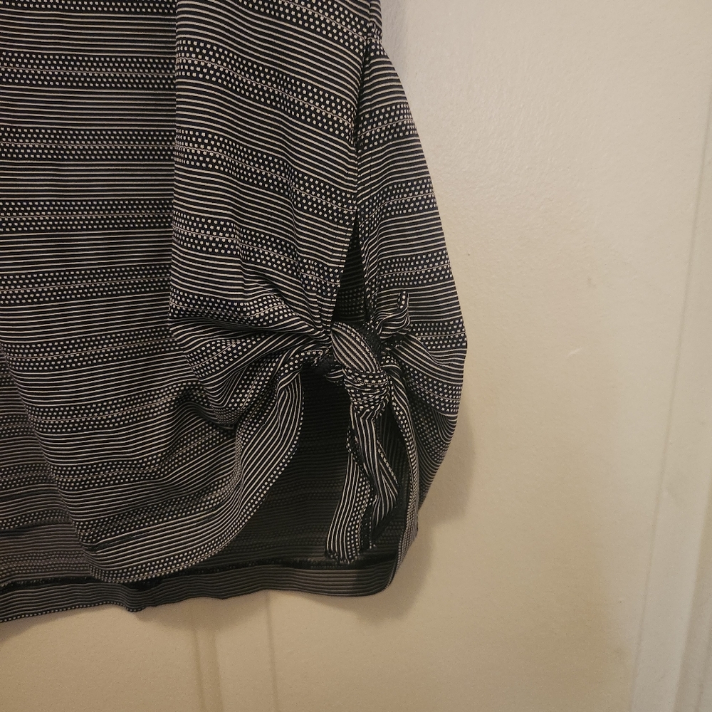 Athleta Navy Blue Max Out Side Tie Knot Stripe Athletic Tank Top Medium - Picture 5 of 7